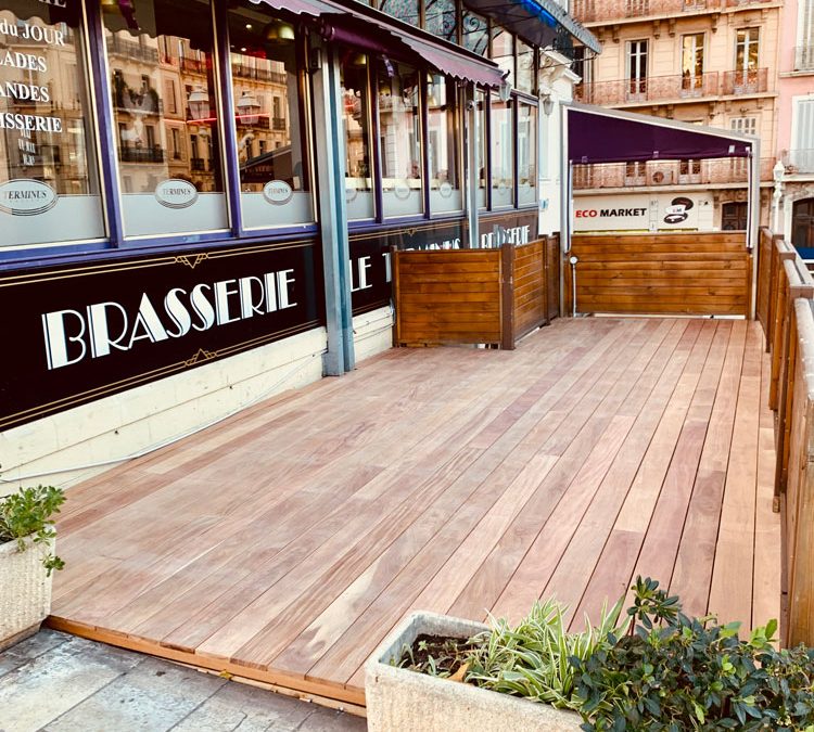 Terrasse en bois exotique à Toulon