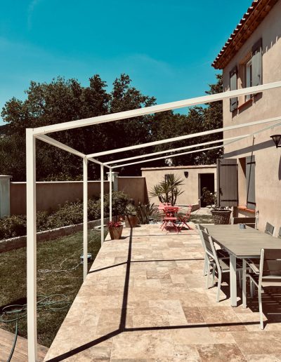 Pergola en acier à Solliès-Pont